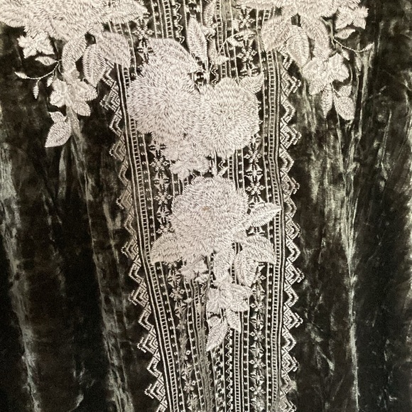 Andree by Unit boho velour top with beautiful embroidery trim, size S - Picture 3 of 7